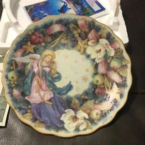 Noel‎ collector plate artist Lena Liu holiday angels collection
